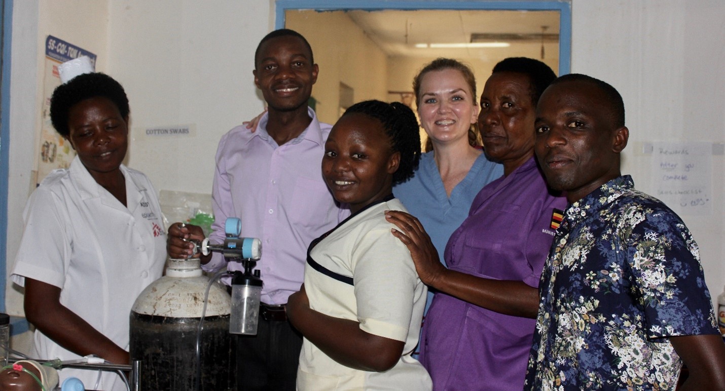 Jennifer Duran training clinical staff from the Neonatal Intensive Care Unit at Mbarara Regional Referral Hospital on how to set up Bubble CPAP, a life-saving intervention for newborns (2019).